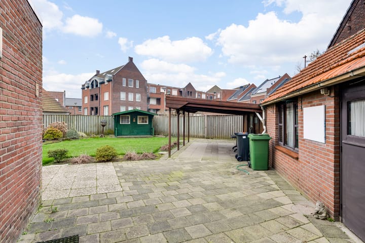 Foto 20 van Burg. van Udenstraat 2