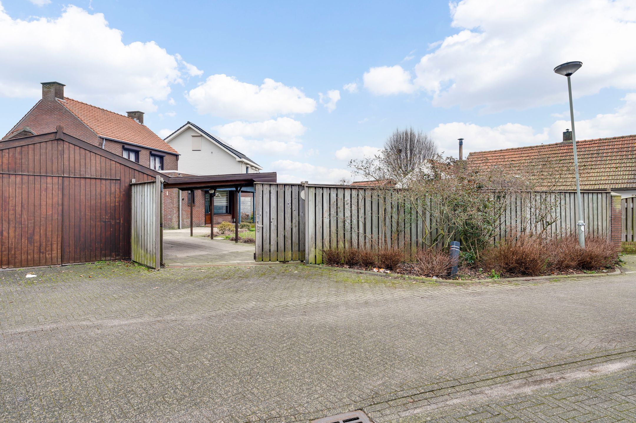 Foto 21 van Burg. van Udenstraat 2