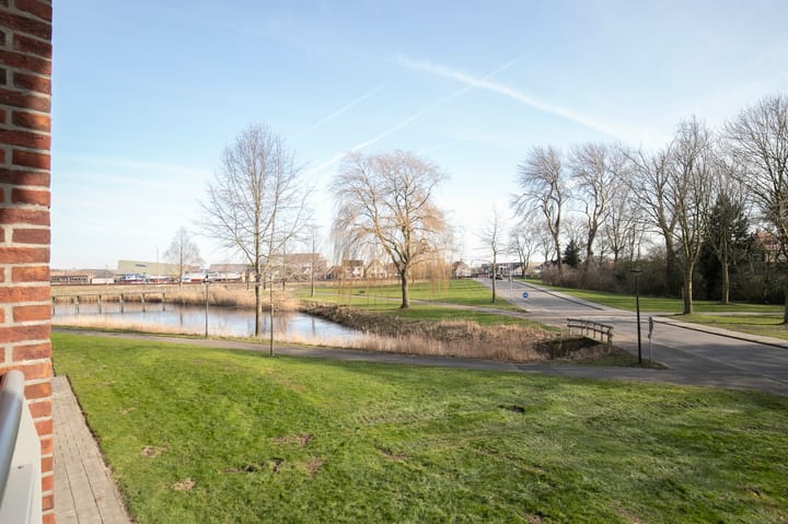 Foto 2 van Vossestaart 100