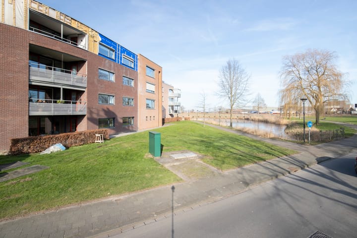 Foto 12 van Vossestaart 100