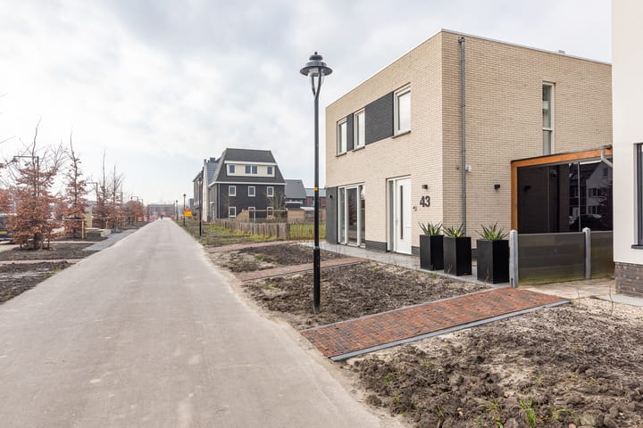 Foto 8 van Nobellaan 43