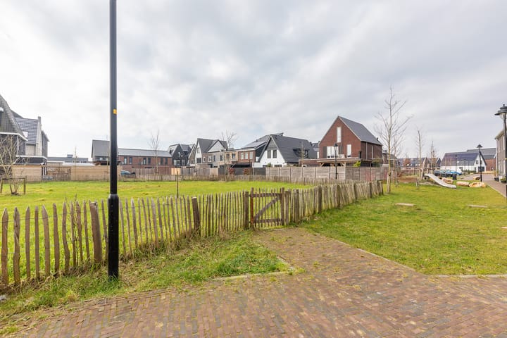 Foto 11 van Nobellaan 43