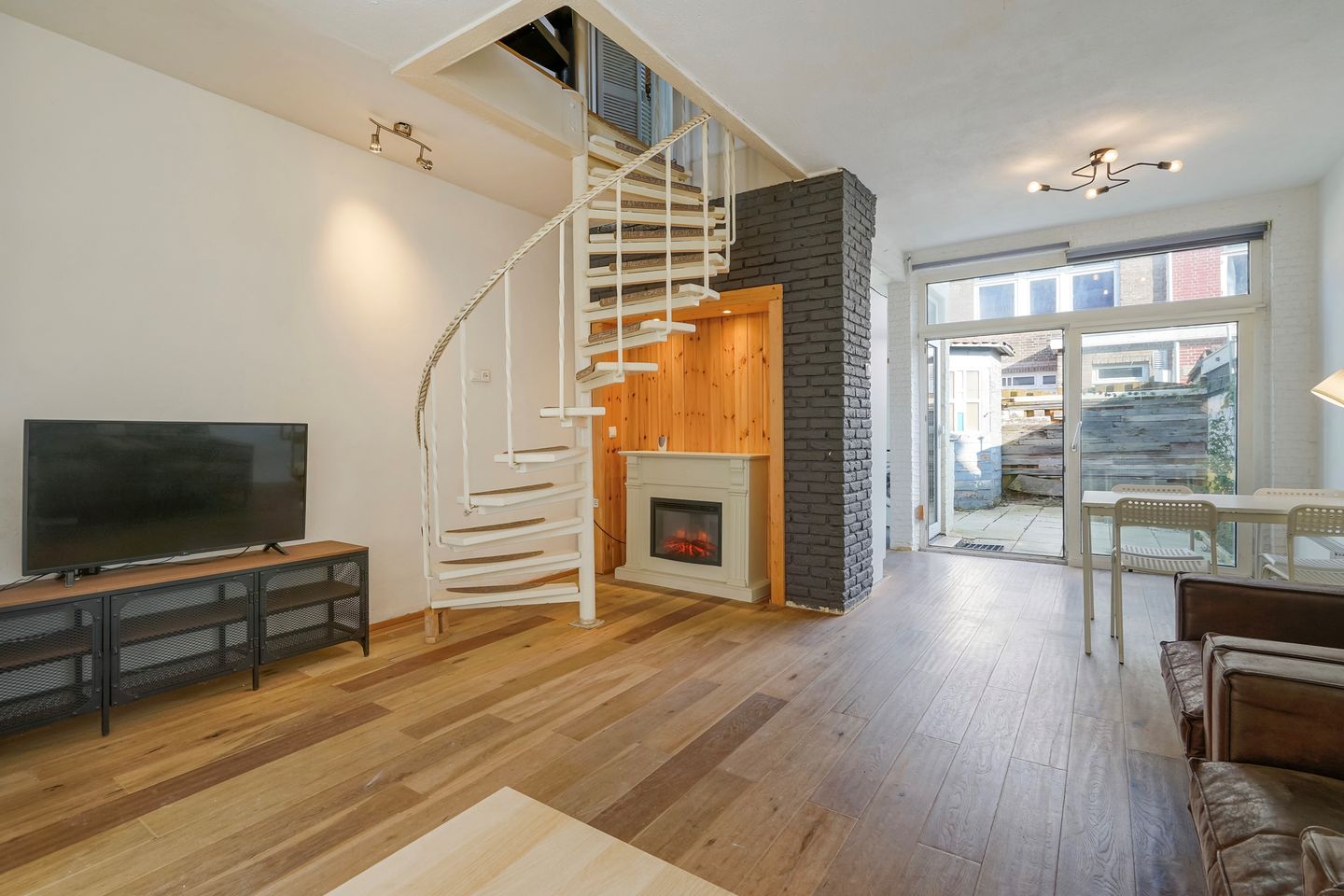 Foto 10 van Boele van Hensbroekstraat 18