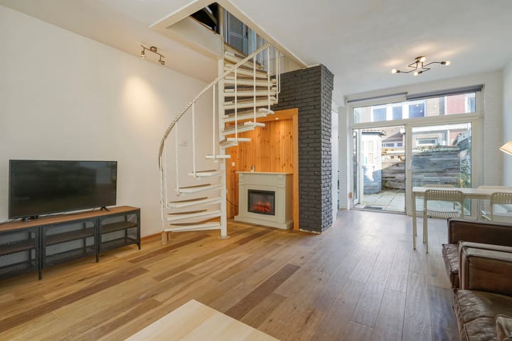 Foto 10 van Boele van Hensbroekstraat 18