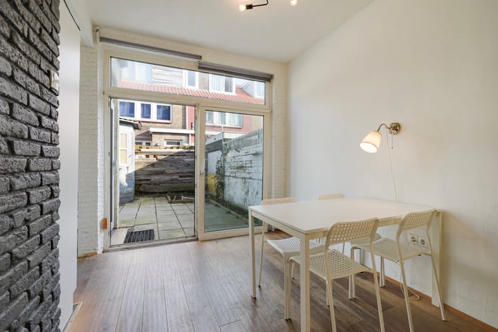 Foto 11 van Boele van Hensbroekstraat 18