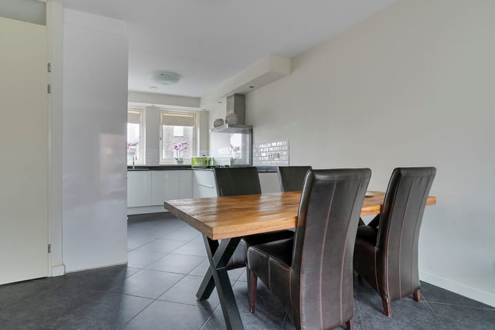 Photo 15 of Dokter Zoetemanstraat 12