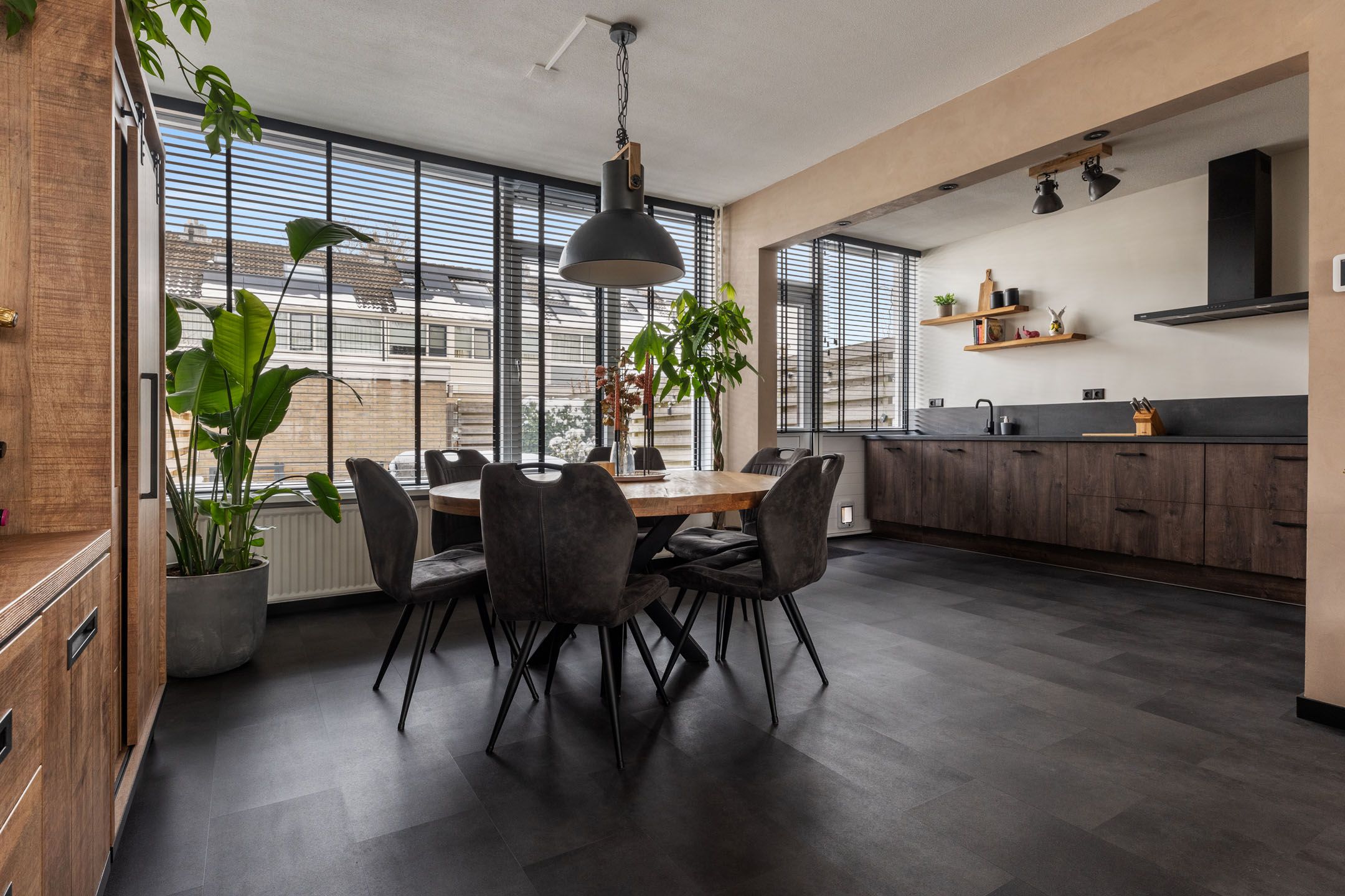 Foto 12 van Straat Soenda 17