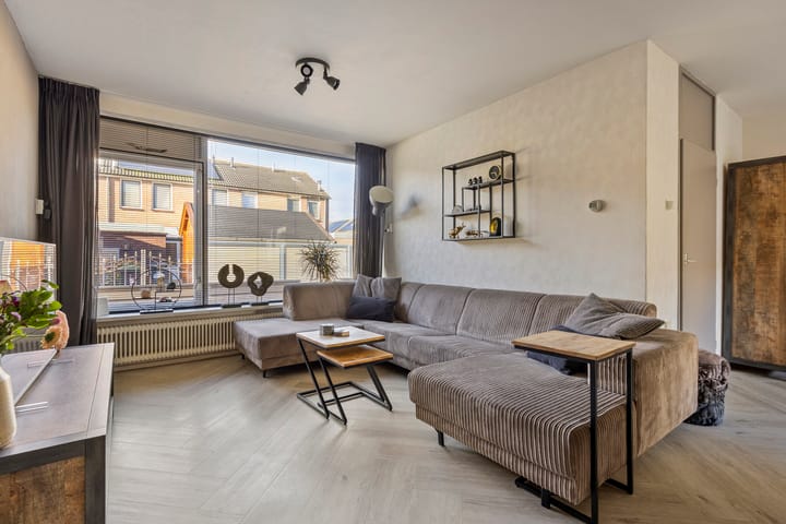 Foto 4 van Saturnus 16