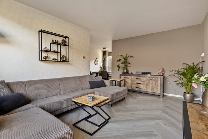 Foto 6 van Saturnus 16