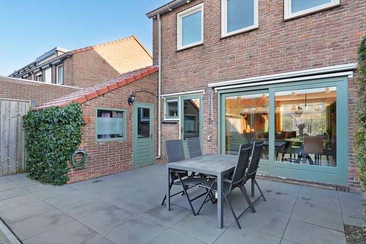 Foto 24 van Margrietstraat 21