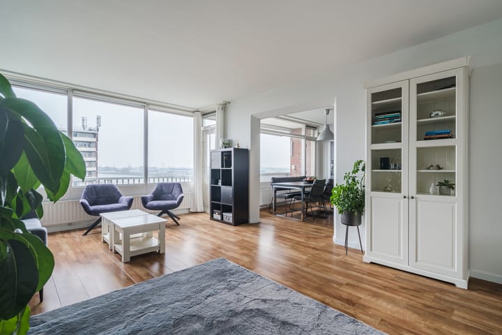 Foto 9 van Titus Brandsmastraat 81