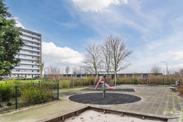 Foto 26 van Titus Brandsmastraat 81