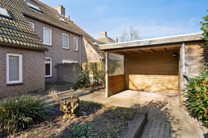 Foto 28 van Castaert 1