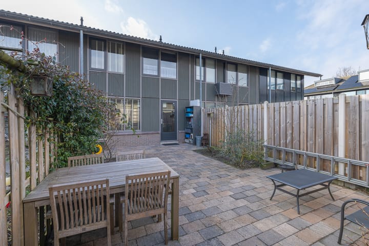 Foto 25 van Aprilstraat 80