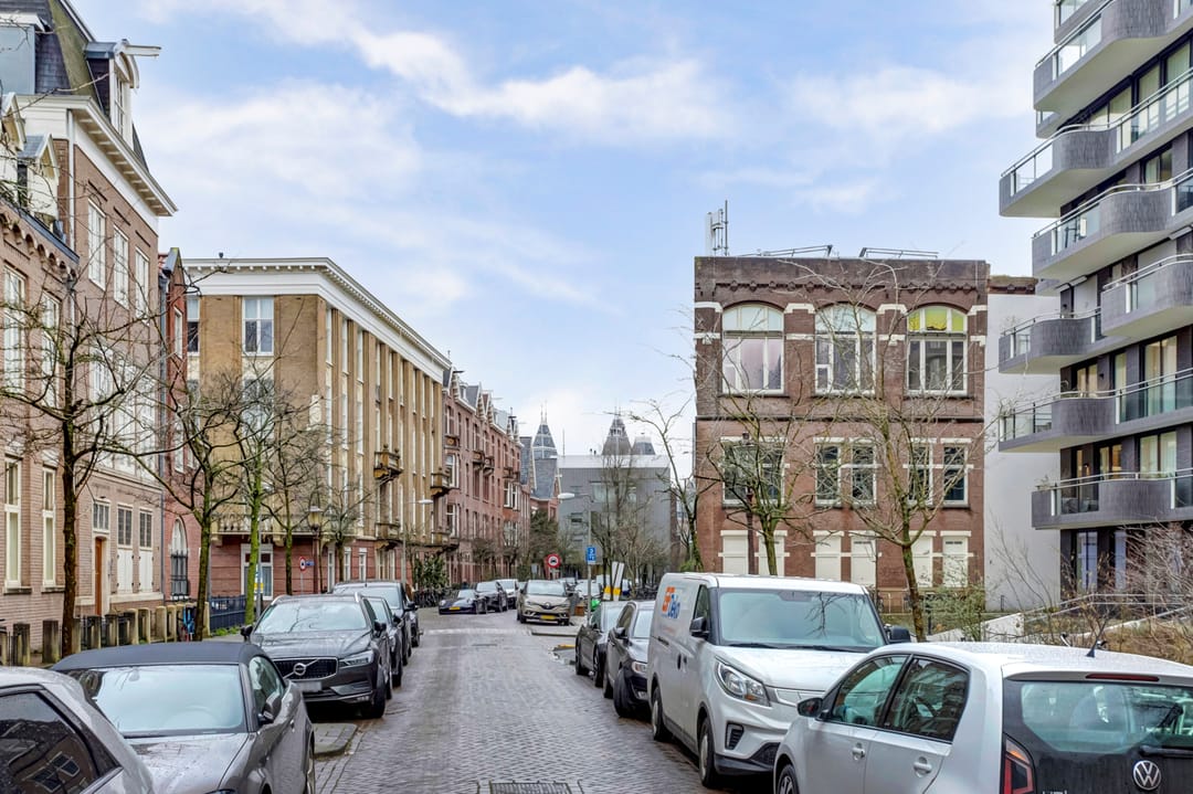 Photo 2 of Pieter de Hoochstraat 17-D
