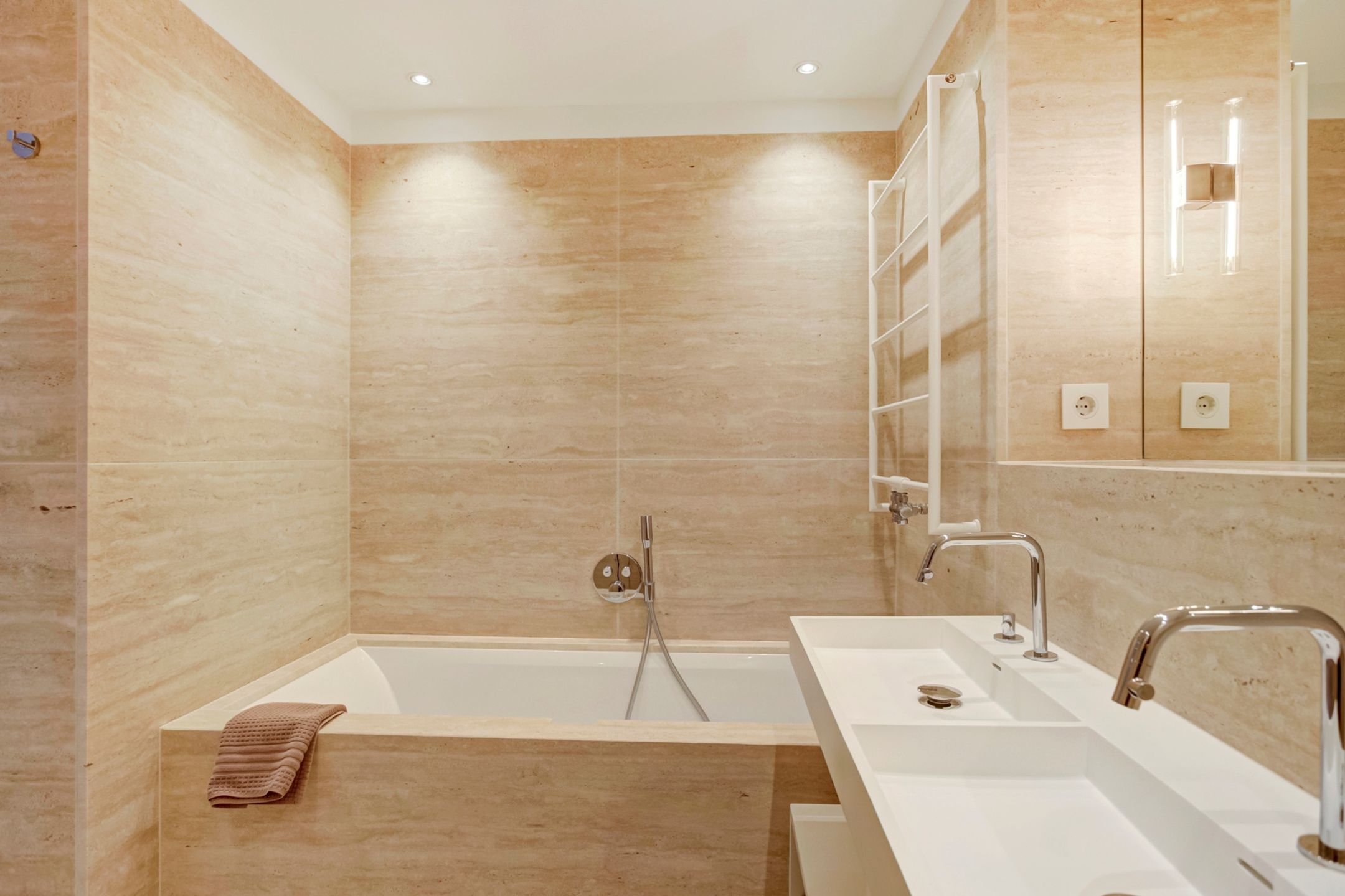 Photo 24 of Pieter de Hoochstraat 17-D