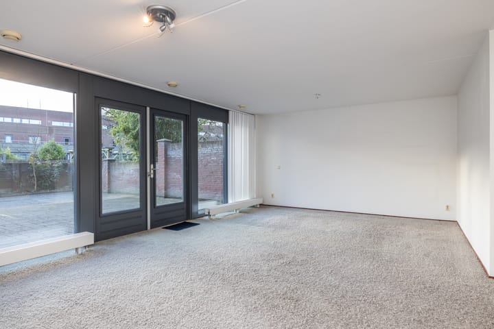 Foto 7 van Burg. van Rooystraat 33