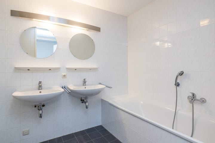 Foto 21 van Burg. van Rooystraat 33