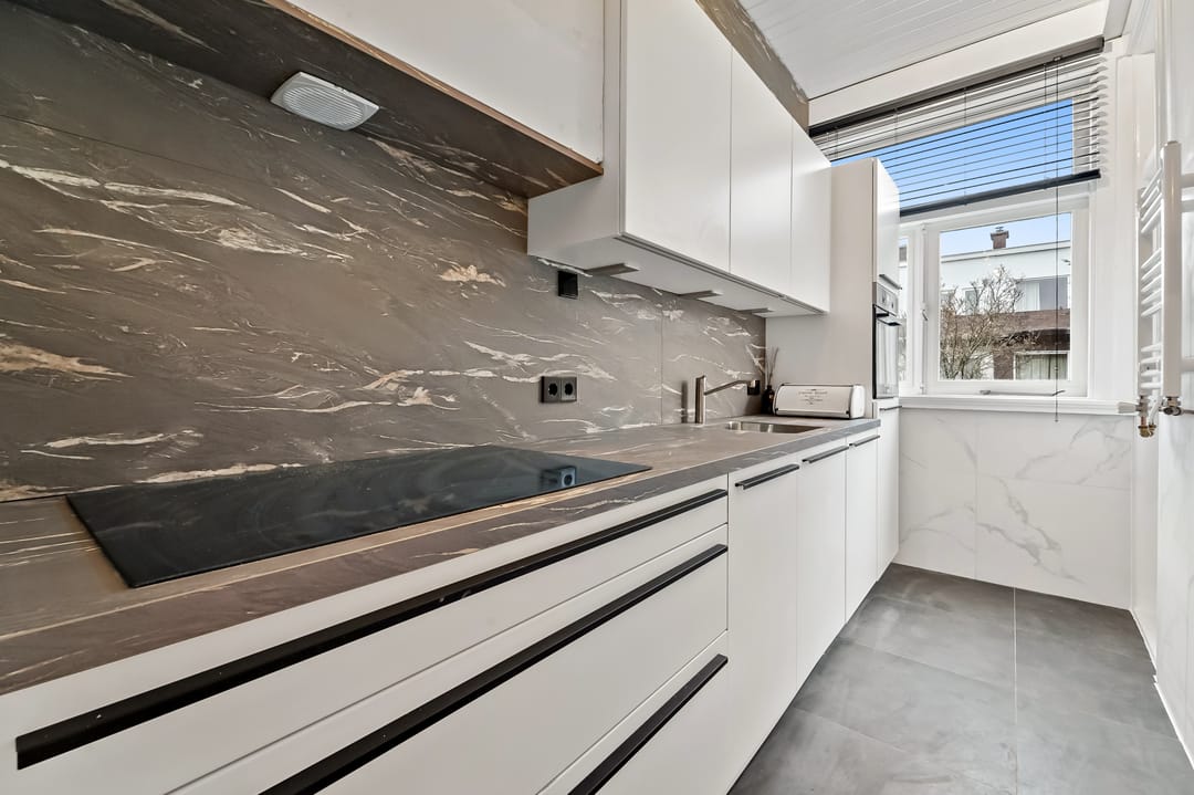 Photo 2 of Van der Capellenstraat 34