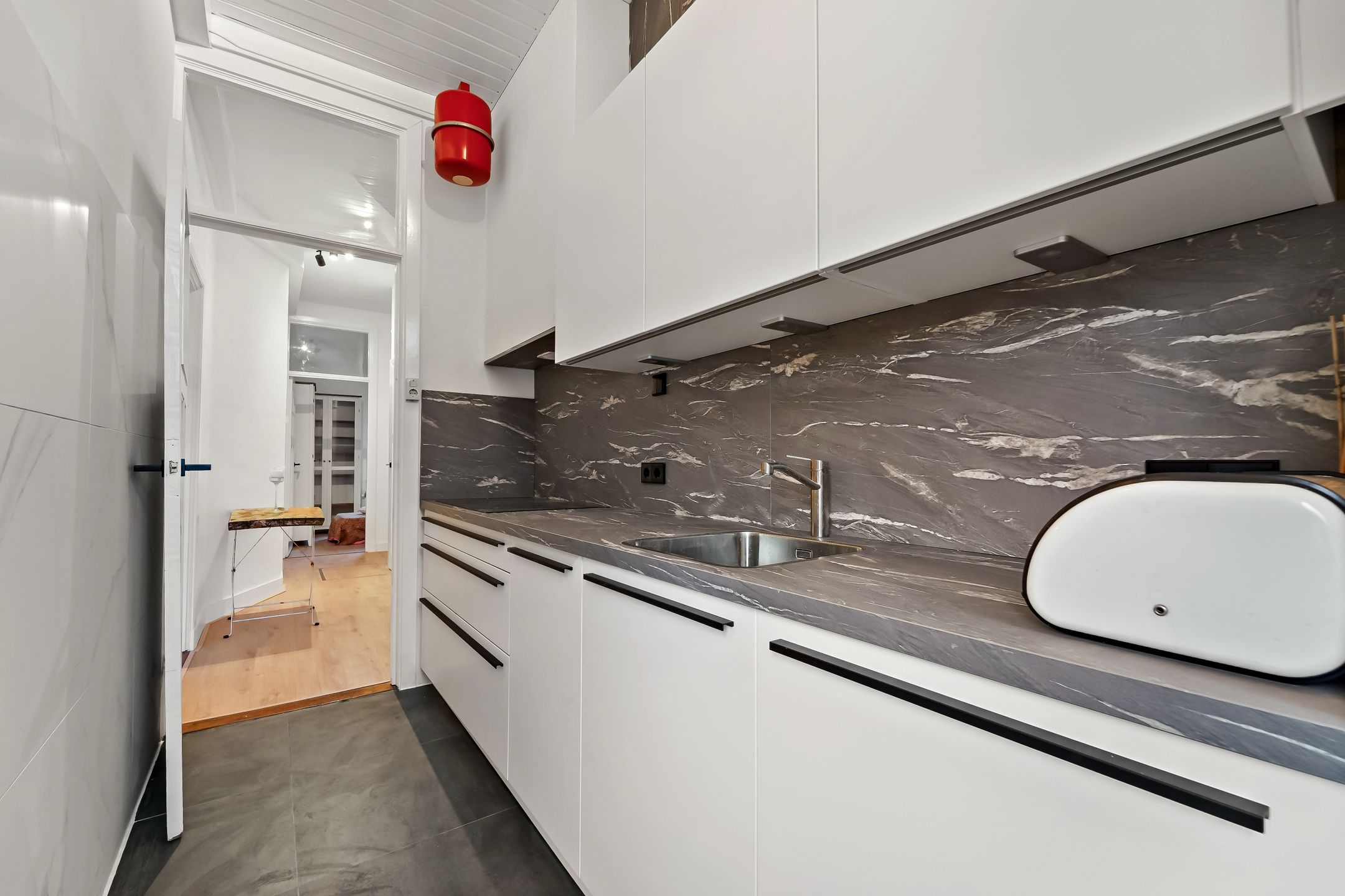 Photo 21 of Van der Capellenstraat 34