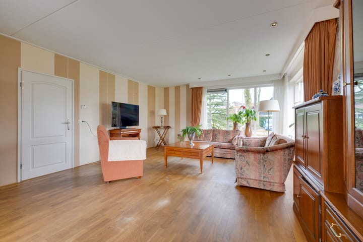 Foto 11 van Voorburggracht 49