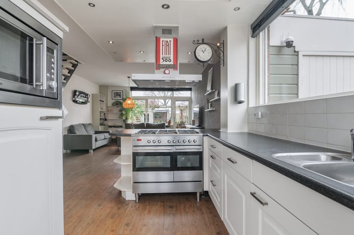 Foto 25 van Valeriaan 74