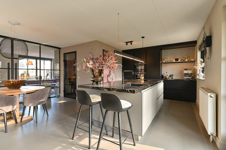 Foto 3 van Vuurvlinder 6