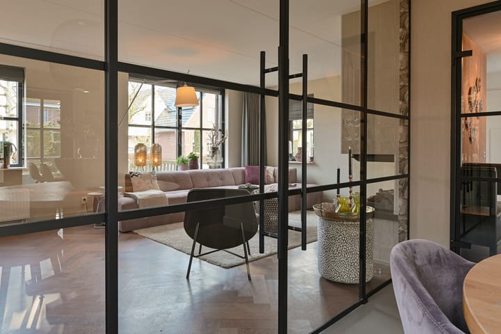 Photo 9 of Vuurvlinder 6