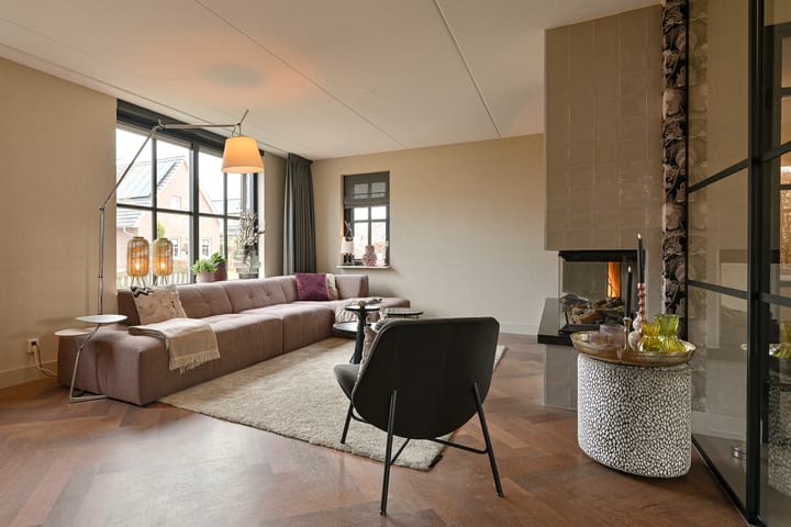 Photo 12 of Vuurvlinder 6