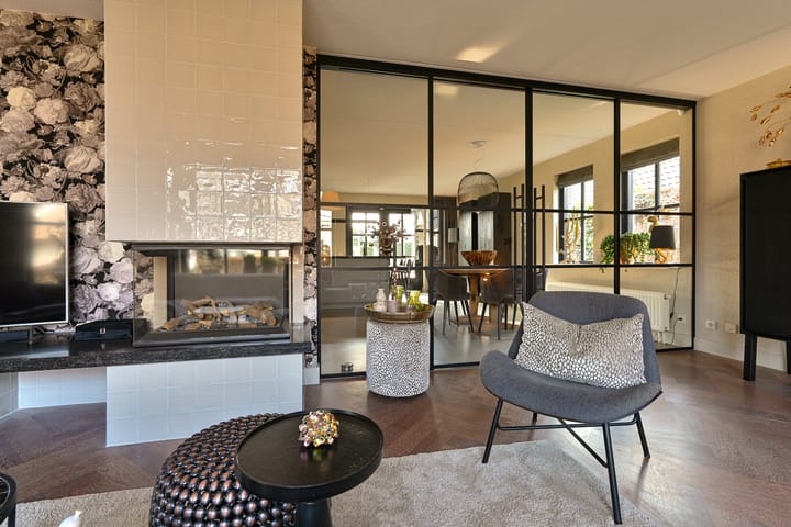 Photo 24 of Vuurvlinder 6