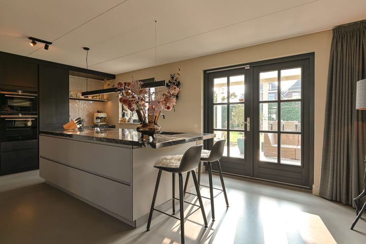 Photo 31 of Vuurvlinder 6