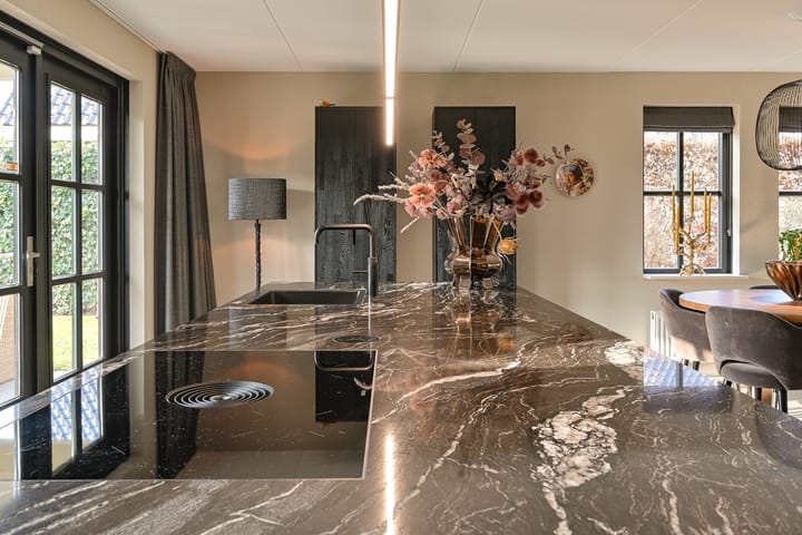 Photo 38 of Vuurvlinder 6