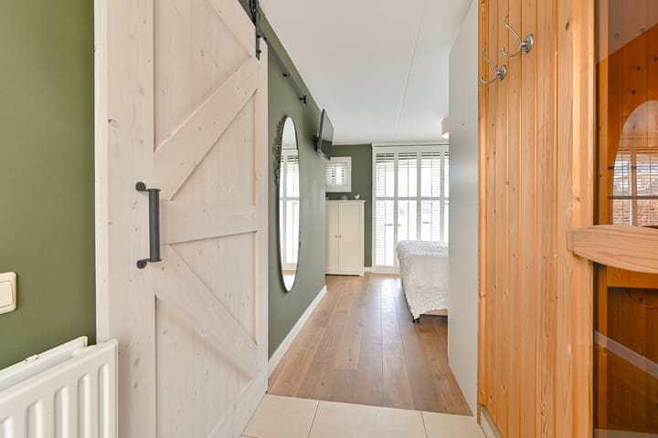 Photo 50 of Vuurvlinder 6