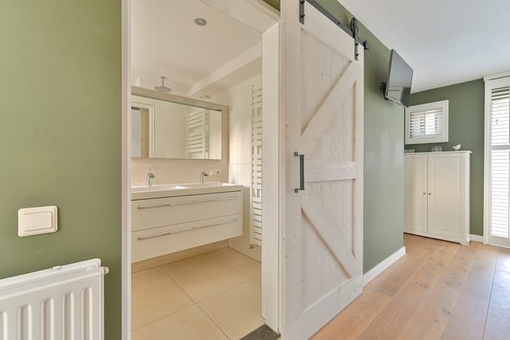 Photo 51 of Vuurvlinder 6