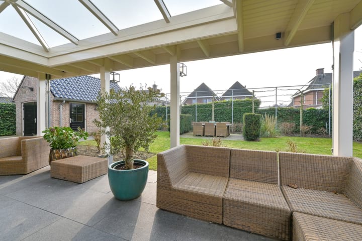 Photo 102 of Vuurvlinder 6