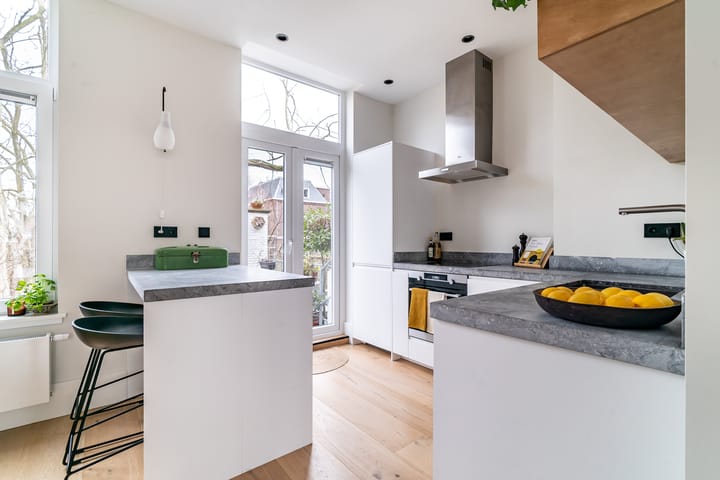 Foto 8 van Van Mierisstraat 38