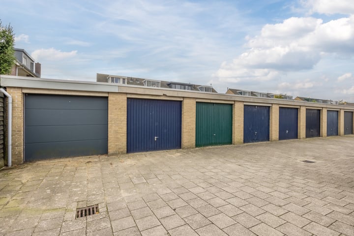 Bekijk foto van Admiraal de Ruyterstraat 107 A28 0 ong