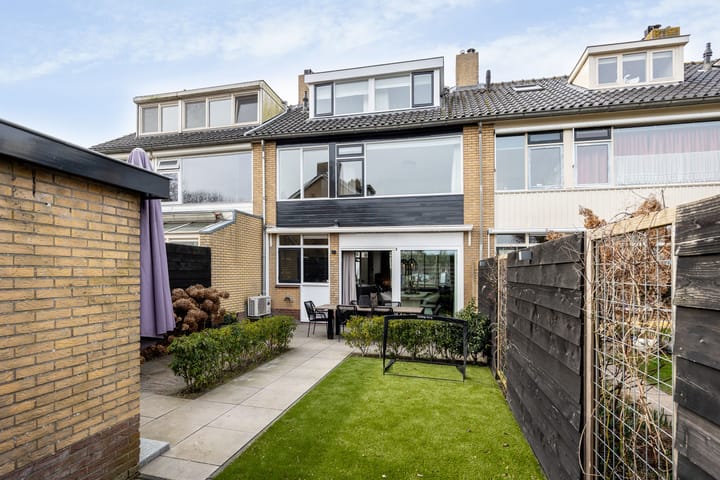 Foto 15 van Rijnevegt 10