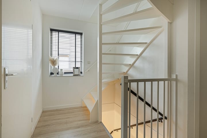 Photo 37 of van Goghstraat 5