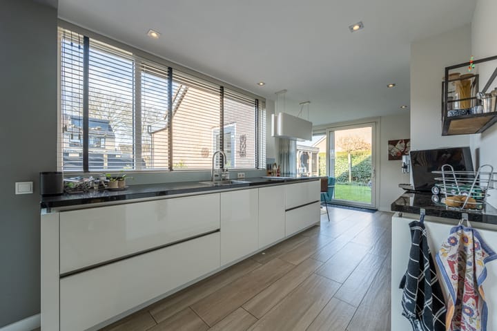 Foto 9 van Laan van Westmolen 30