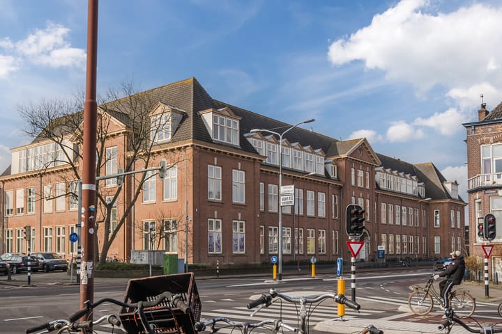 Photo 46 of Zocherstraat 15