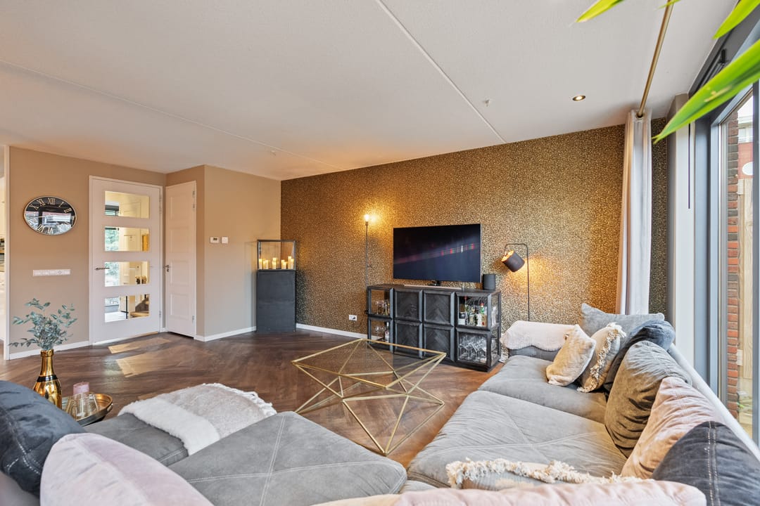 Photo 8 of Schiestraat 108