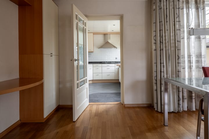 Photo 9 of Koetshuisstraat 33