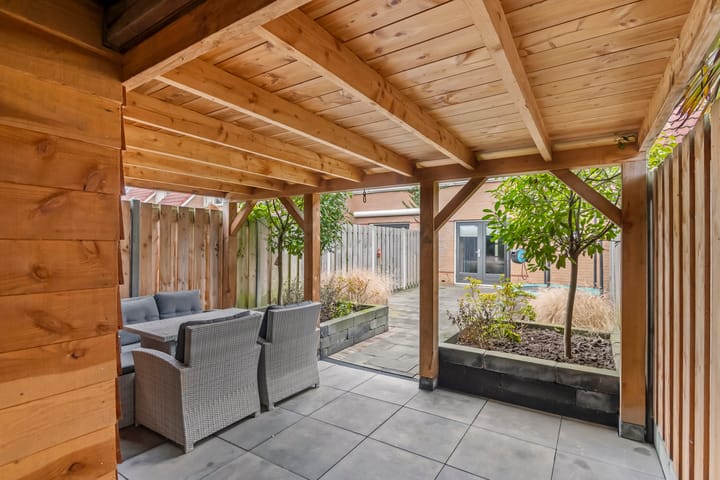 Photo 8 of J.H. L.-van Herwaardenstraat 69