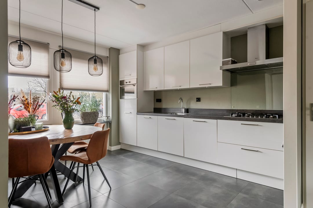 Photo 13 of J.H. L.-van Herwaardenstraat 69