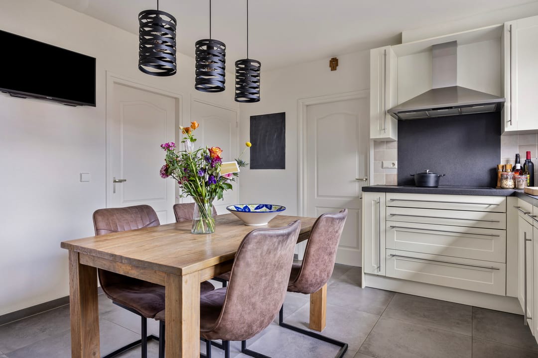 Photo 11 of Meester Teunissenstraat 3