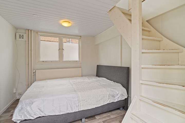 Foto 34 van Quarles van Uffordstraat 92