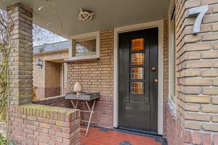 Photo 8 of Plantsoenstraat 7