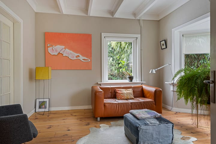 Photo 11 of Plantsoenstraat 7