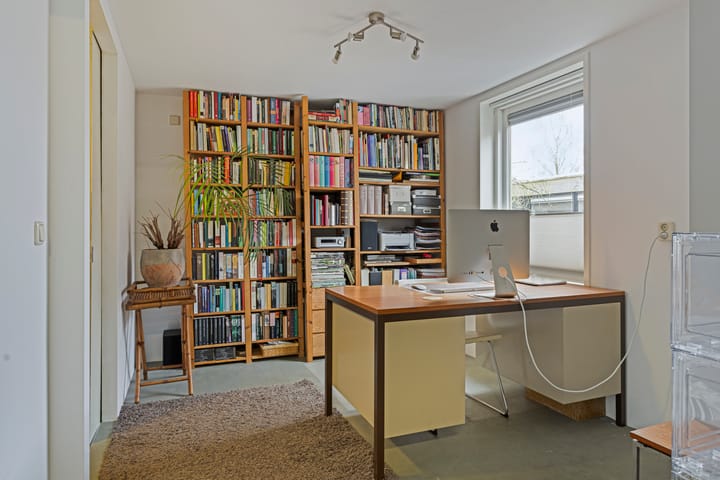 Photo 32 of Plantsoenstraat 7